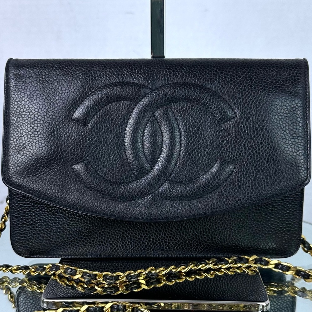CHANEL Black Caviar Leather Shoulder Bag with Gold Chain- authentic